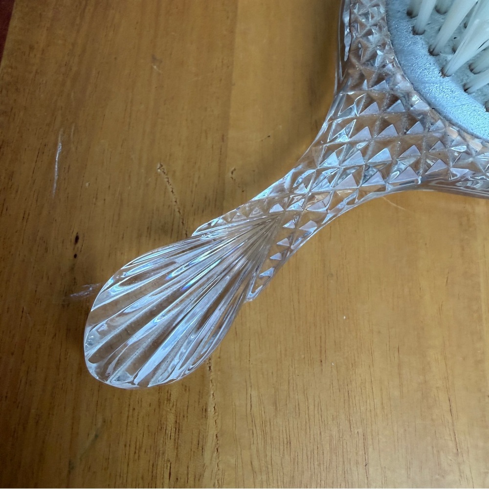 1940s clear pressed or cut glass or lucite vintage‎ hair brush - Picture 5 of 6
